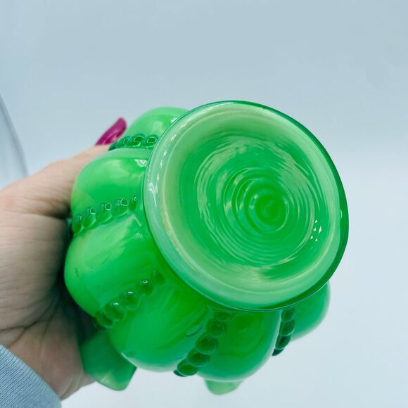 Vintage FENTON Beaded Melon Lime Green Vase Cased Glass Ruffled Edge Top - Picture 4 of 7